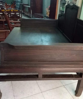 Divang (sập) xưa mặt ván gõ