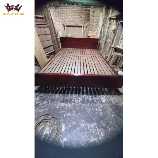 Giường 1m4, gỗ gõ chân nhọn xưa