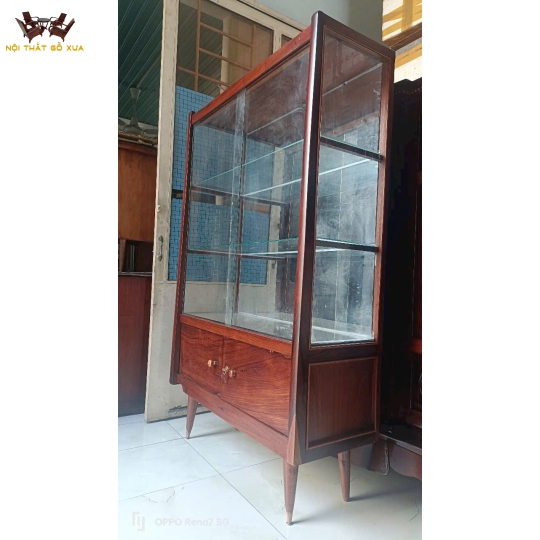TỦ KÍNH GÕ CHÂN NHỌN BỌC ĐỒNG